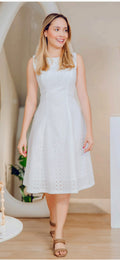 Vestido Blanco en Ojalillo